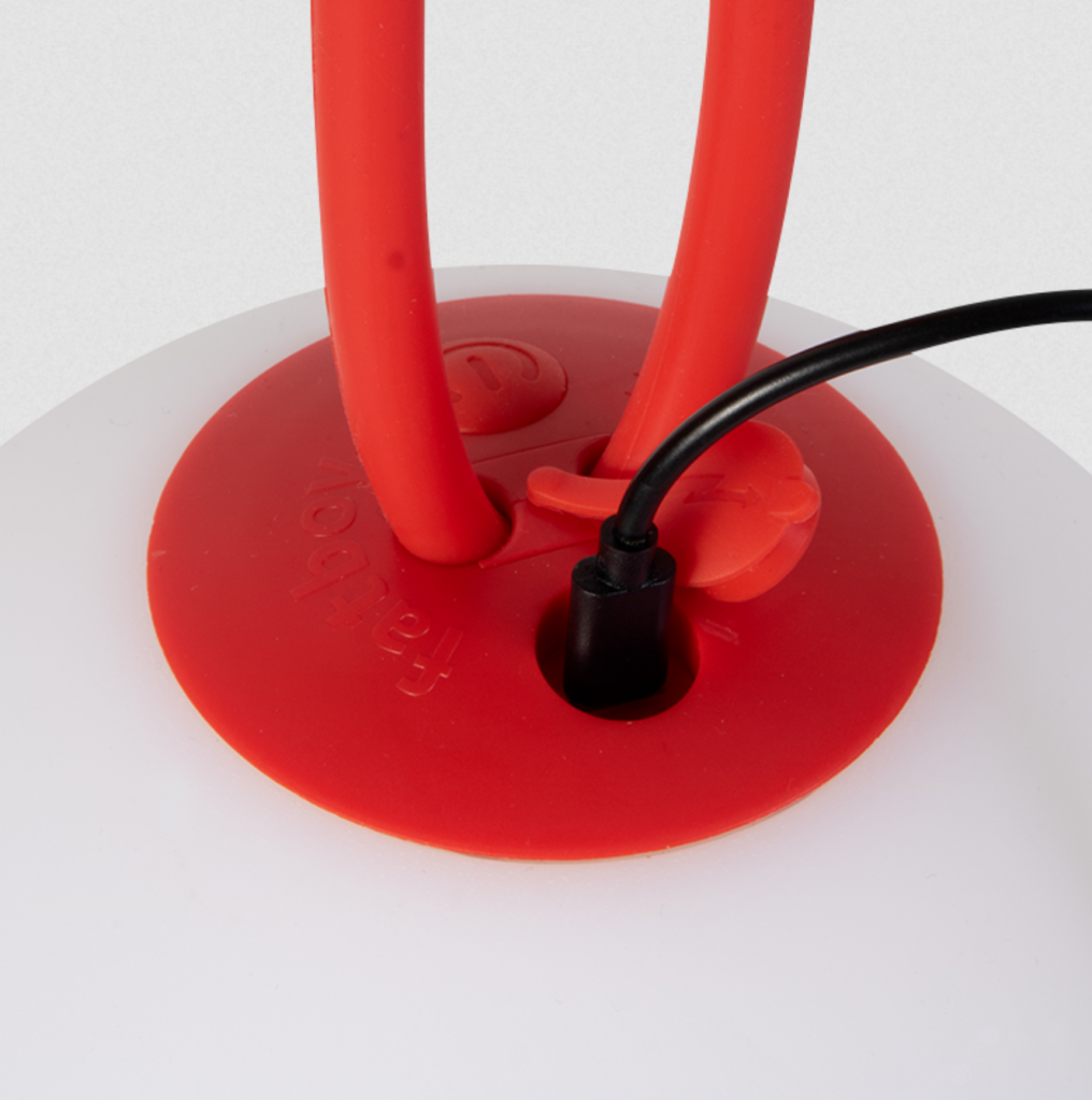 Bolleke rouge lampe rechargeable vue du dessous- authentik design